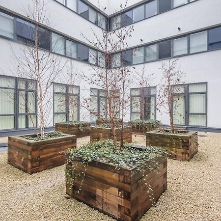 Elegant Apartment Milton Keynes Exterior foto